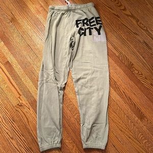 Free city sweatpants